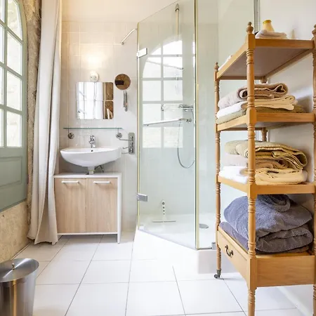 Des Roses Hébergement de vacances *